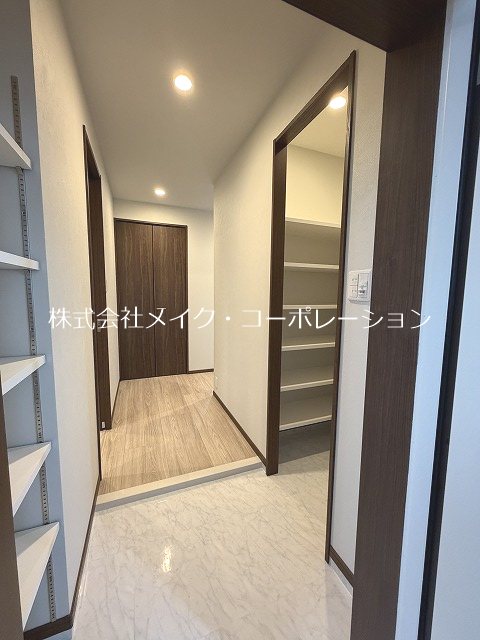 Sクラージュ西新 玄関