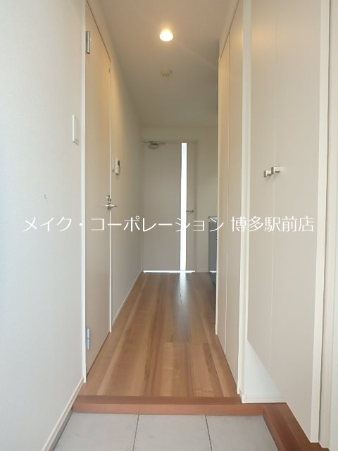 サヴォイコートオブアームズ 玄関
