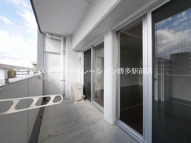 ※室内写真は同物件別部屋(清掃前の写真)引用・現状優先です。 エフ・パルク高宮 ベランダ