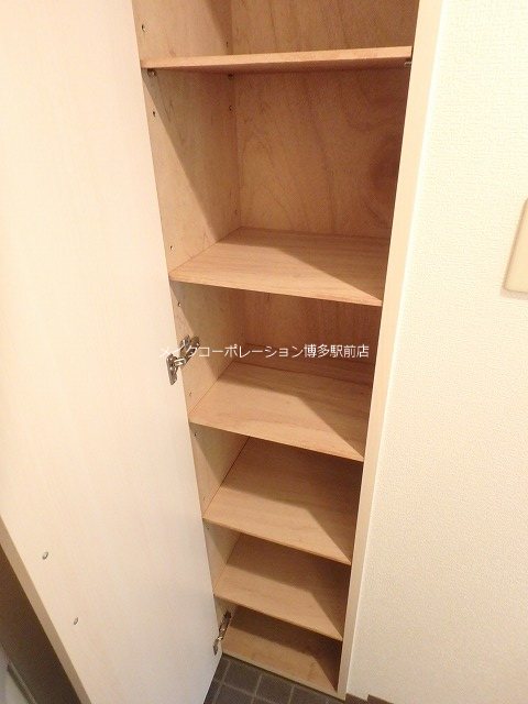 玄関 リファレンス博多 玄関
