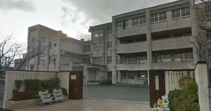 トラストビル姪浜南 中学校