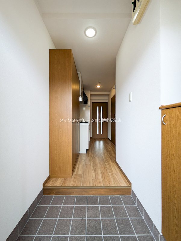※写真は棟内別部屋参考写真 モンレーヴ宮前 玄関