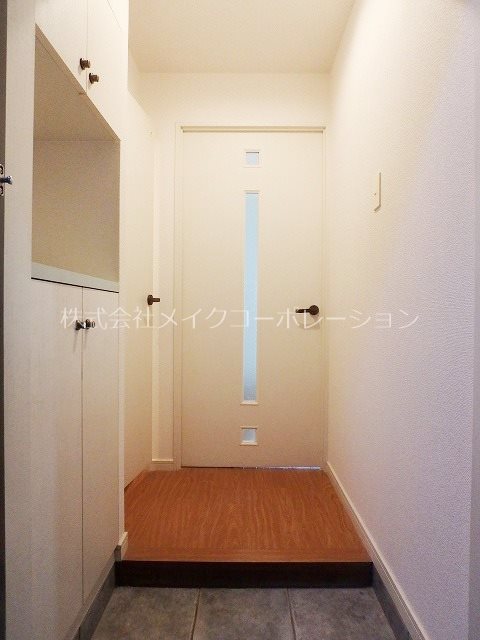 ※同マンション別部屋の写真を使用しております。 リバティ天神南 玄関