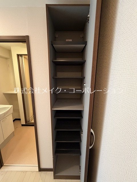 収納 West Court DR その他8