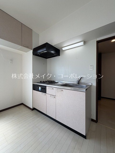 キッチン West Court DR キッチン
