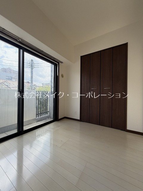 ベッドルーム West Court DR ベッドルーム