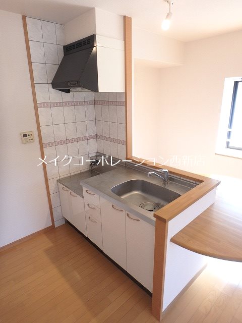 ※同建物内別部屋参考写真 マ・テール城南 キッチン