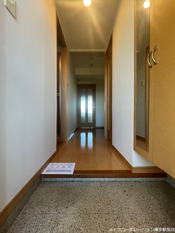 ※写真は棟内別部屋参考写真 ピュアドームサンミッシェル博多 玄関