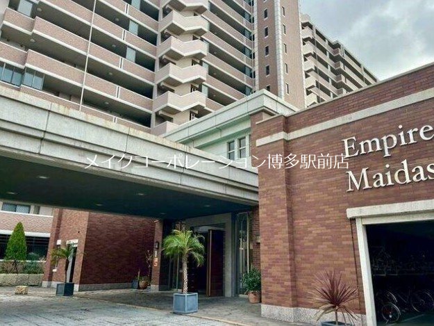 アンピール馬出九大病院前 外観