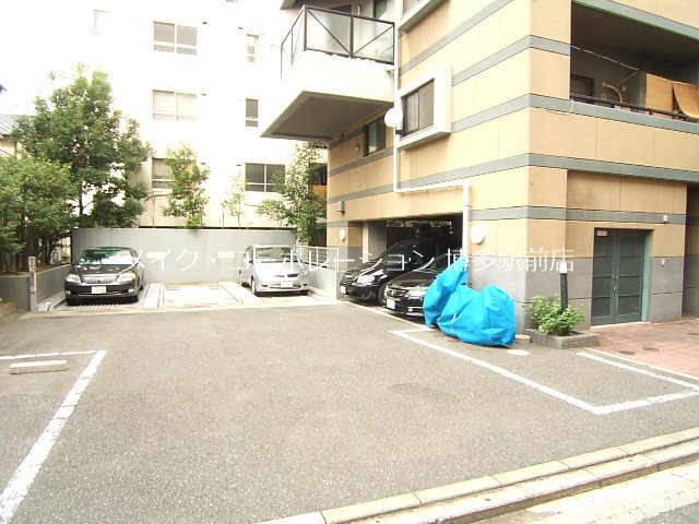 駐車場 アーサー博多ツインコート その他8
