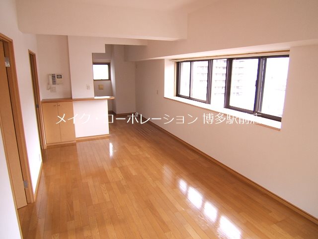 ※写真は棟内別部屋参考写真 アーサー博多ツインコート リビング