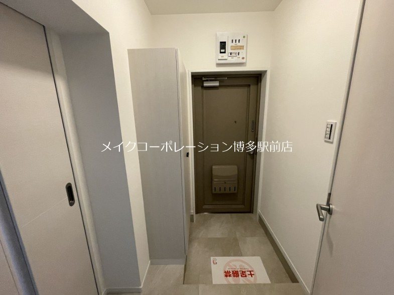 ※室内写真は同物件別部屋・現状優先です。 ミネルヴァ曰佐 玄関