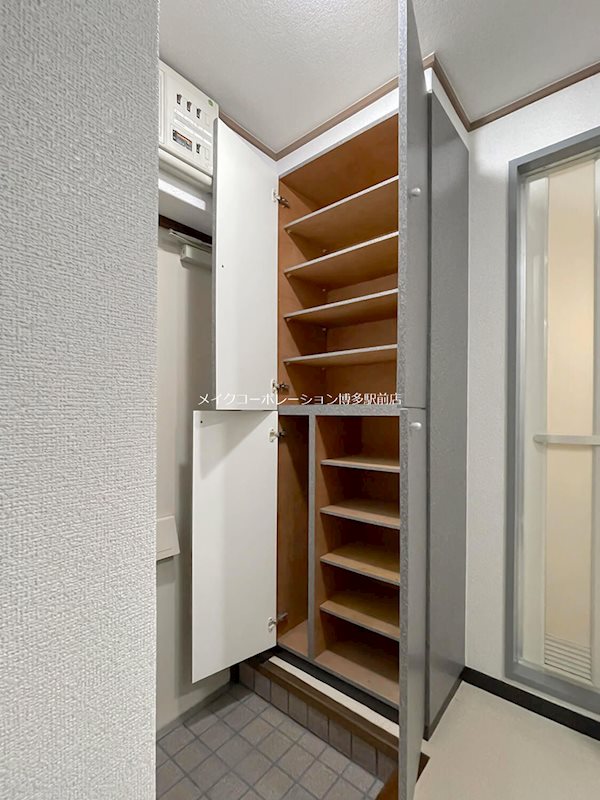 玄関 いわき6番館 玄関