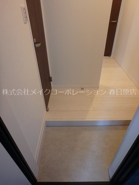 写真は同型タイプ メゾンクレール博多南 玄関