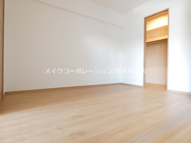 ※写真は棟内別部屋参考写真 Luminous Terrace 諸岡 ベッドルーム