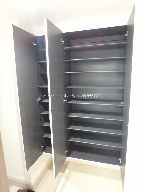玄関 LIBTH下呉服 玄関
