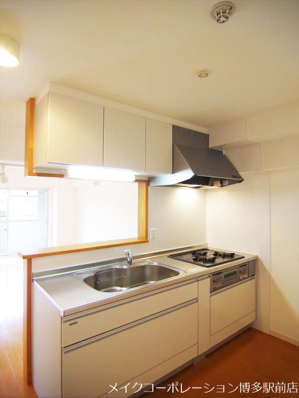 ※写真は棟内別部屋参考写真 西部アメニティビル キッチン