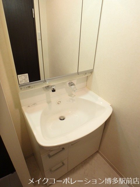 ※室内写真は改装工事前のものです※ ライオンズマンション博多 その他1