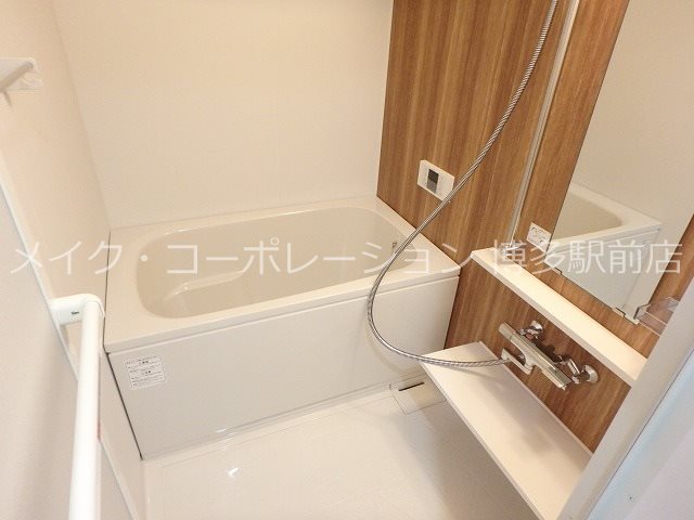 同物件別部屋引用・現状優先です♪ エルグランド東比恵 風呂画像