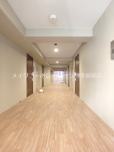 ※階数により床・建具の色が異なります グランフォーレ博多駅東プレミア その他1