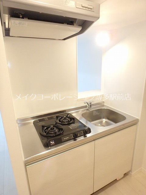 ※階数により床・建具の色が異なります グランフォーレ博多駅東プレミア キッチン