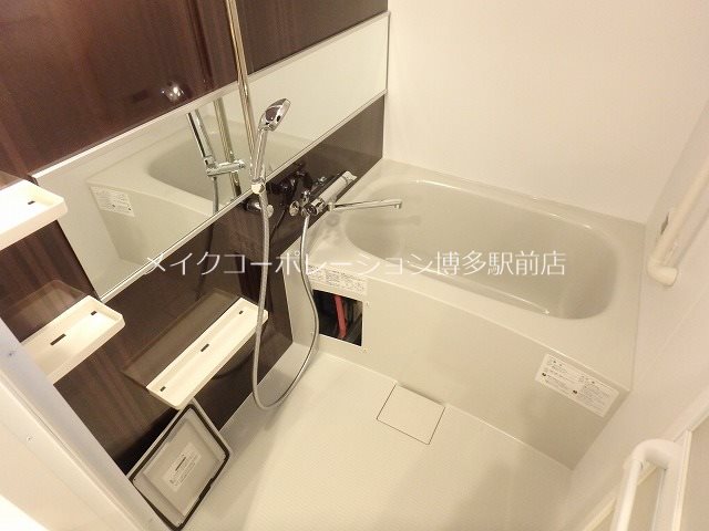 ※階数により床・建具の色が異なります グランフォーレ博多駅東プレミア 風呂画像