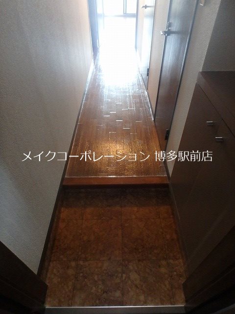 同物件、別号室の写真です。 ビッグアップル 玄関