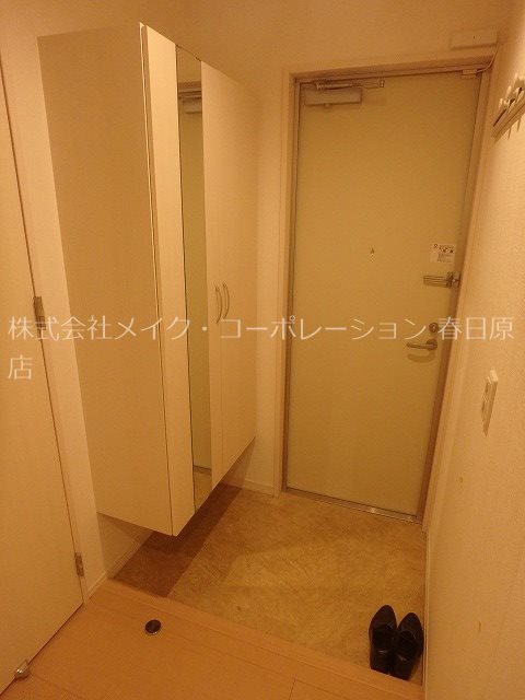 写真は同型タイプ 優水B棟 玄関