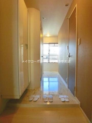 同物件別部屋引用です♪ ベイシック薬院 玄関