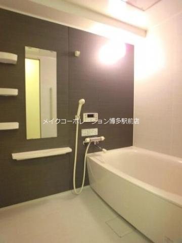 同物件別部屋引用です♪ ベイシック薬院 風呂画像