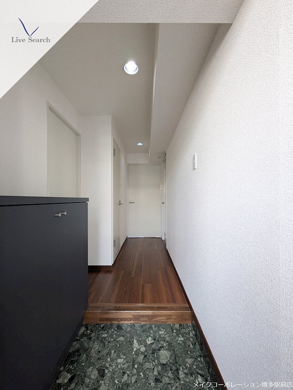 ※写真は棟内別部屋参考写真 グランドアビタシオン平尾 玄関