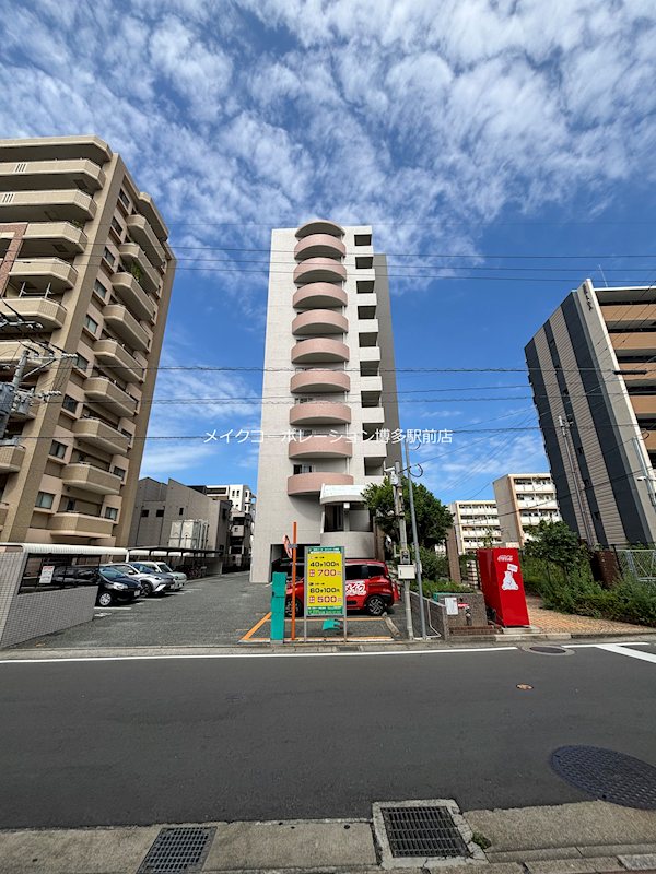 パークフラッツ博多吉塚 外観