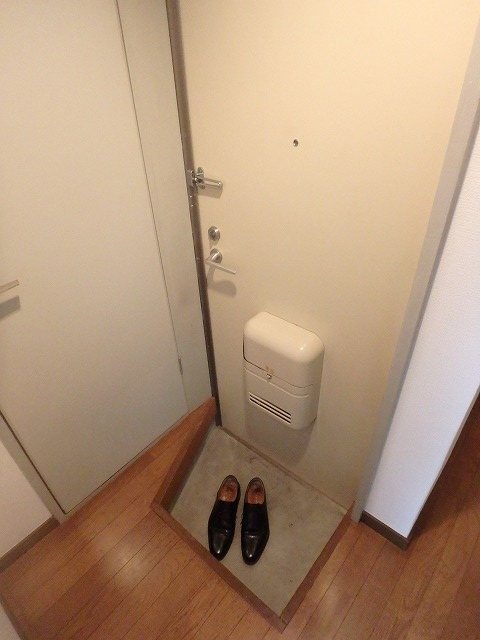 クレセント博多 玄関