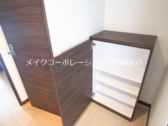 玄関 野間神田館 玄関