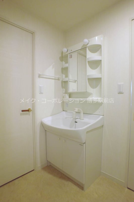 ※別部屋写真参考(フローリングの色等違う場合がございます。) ニューガイア博多東 その他2