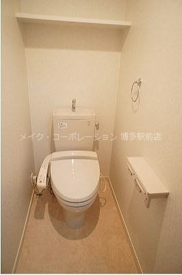 ※別部屋写真参考(フローリングの色等違う場合がございます。) ニューガイア博多東 その他3