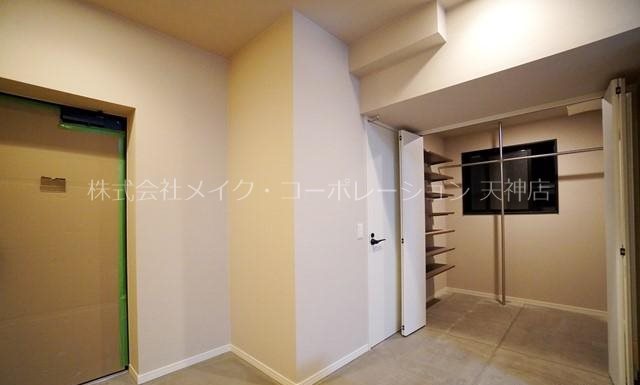 デュオフラッツ西新EAST 玄関