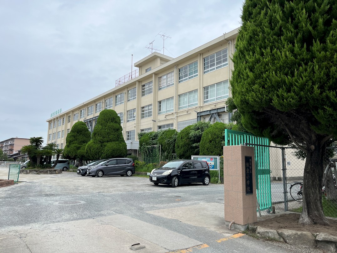 ノアルーチェ飯倉 小学校