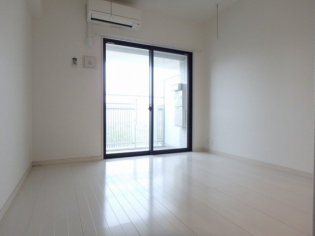写真は同型タイプ BLANC TOUR HAKATA ベッドルーム