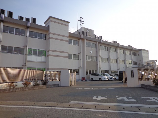 サントラップアベニュー 小学校