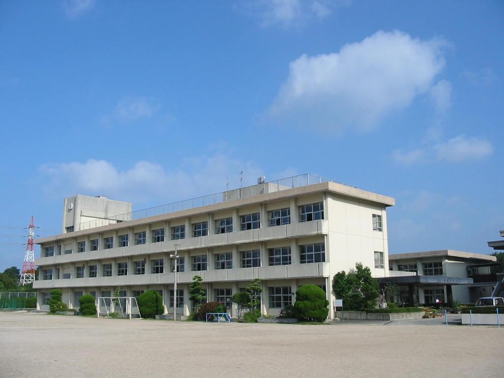 サントラップアベニュー 中学校