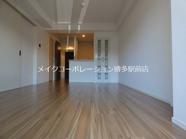 ※写真は同物件別部屋参考 A.WAVE 箱崎南 リビング