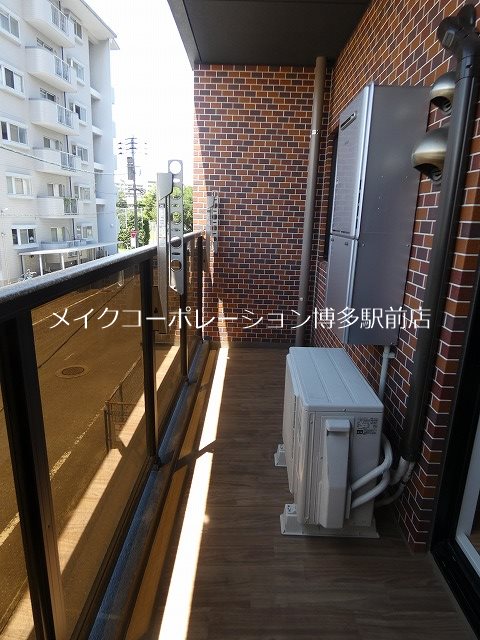 ※写真は同物件別部屋参考 A.WAVE 箱崎南 ベランダ