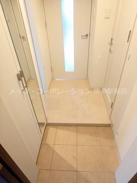 玄関 メゾンドばんらい 玄関