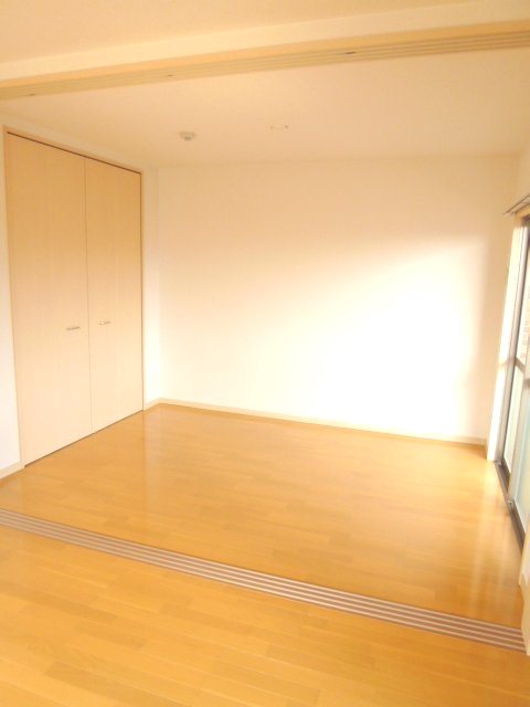 ベッドルーム プレジュール壱番館 ベッドルーム