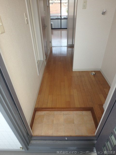 写真は同型タイプ サンハイム26B棟 玄関