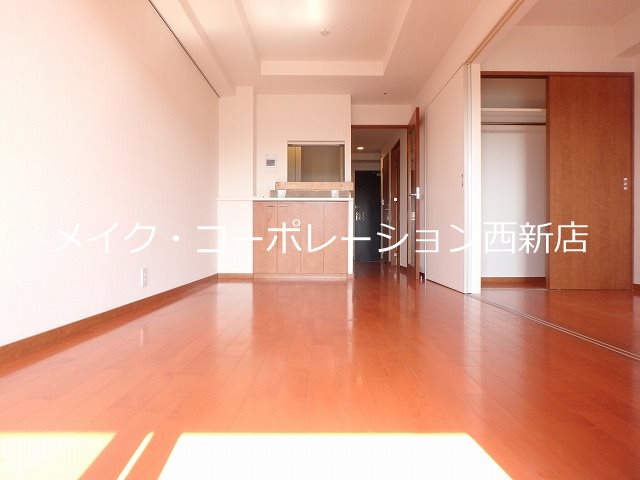 ※床の色や柄はお部屋によって変わります 西新テングッドシティサボイ~ネット無料~ リビング