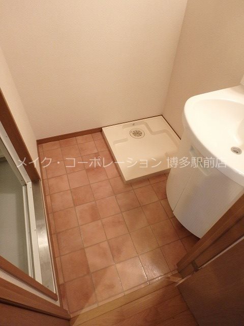 ※写真は棟内別部屋参考写真 ウイングコートC館 その他5