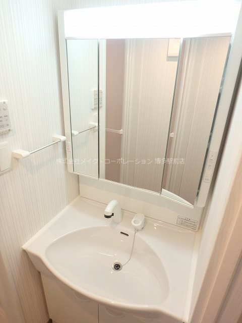 同物件、別部屋の写真です。 リアンレガーロ博多ステーション その他1