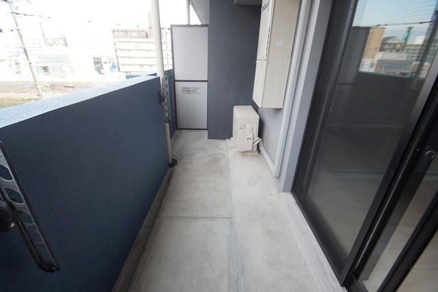 御入居中の為反転写真使用現状優先 モダンパラッツォ博多riva ベランダ